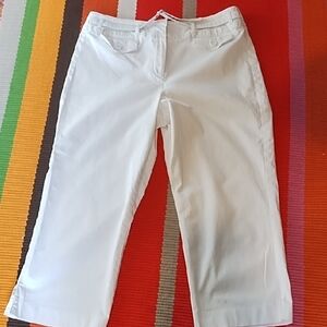 Larry Levine Stretch 14 P White Capris Pants.